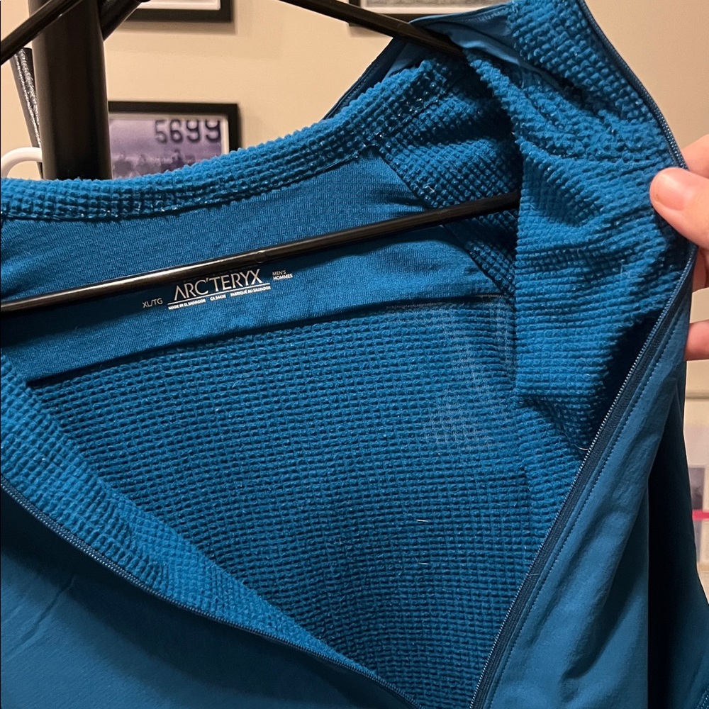 Arc'teryx Aptin Zip Hoody
Size XL
Worn a few times - Picture 4 of 4